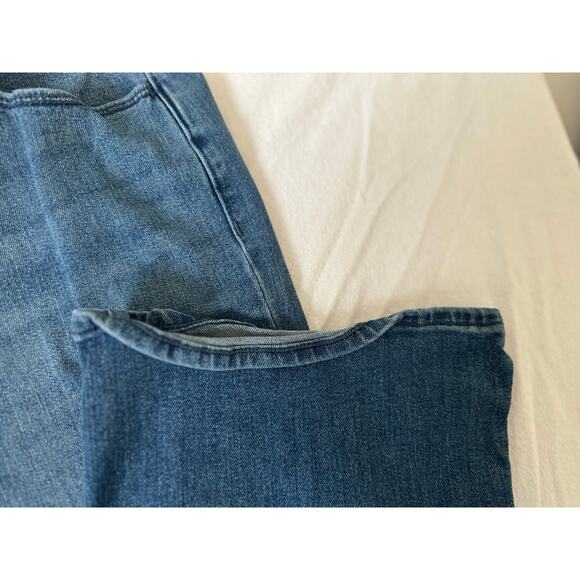 Old Navy Jeans Womens Size 14 Reg Blue High Rise Wow Flare Stretch Denim Pants - Picture 4 of 5